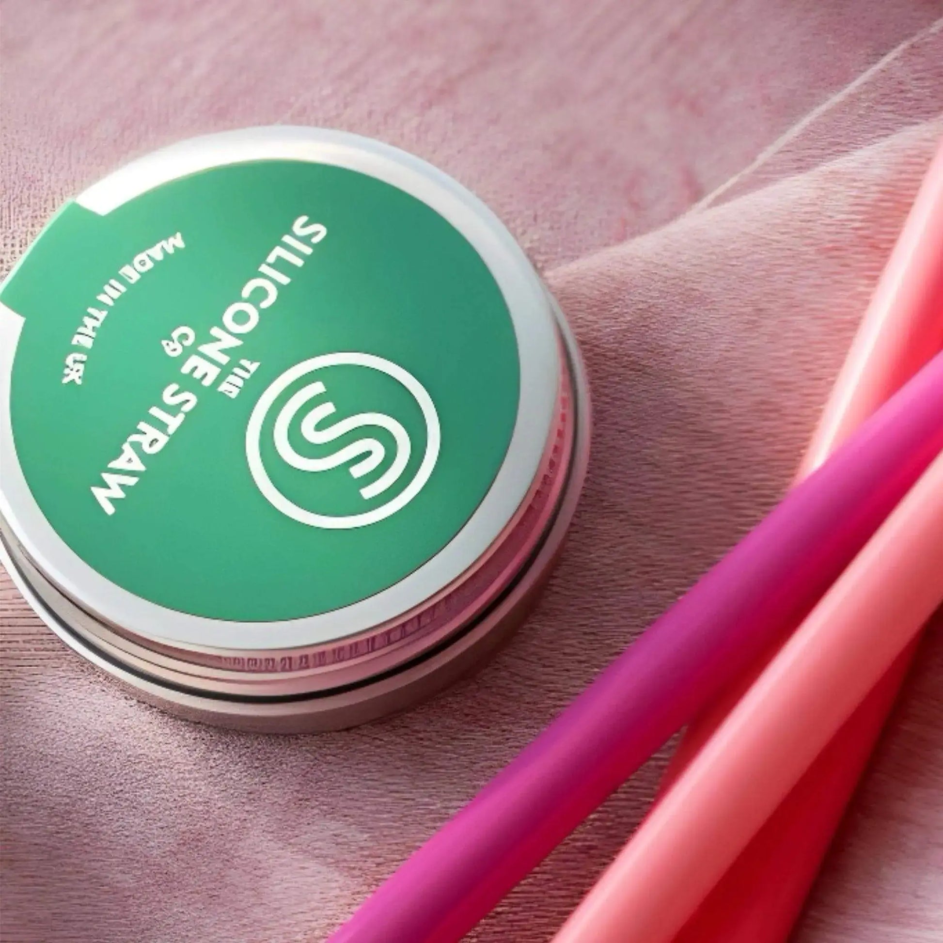 The Silicone Straw Co. Travel Straw in Tin - Green The Silicone Straw Co.