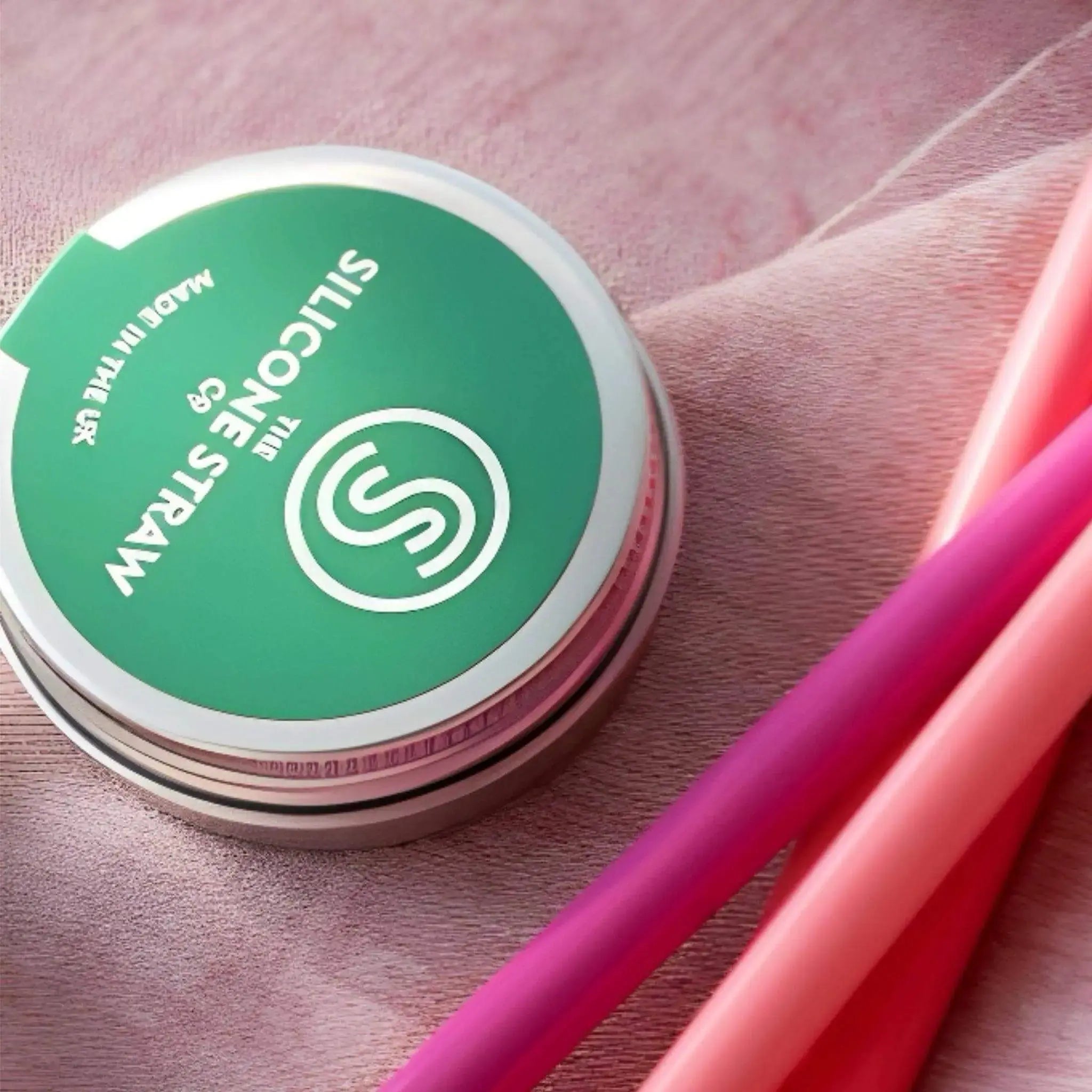 The Silicone Straw Co. Travel Straw in Tin - Green The Silicone Straw Co.