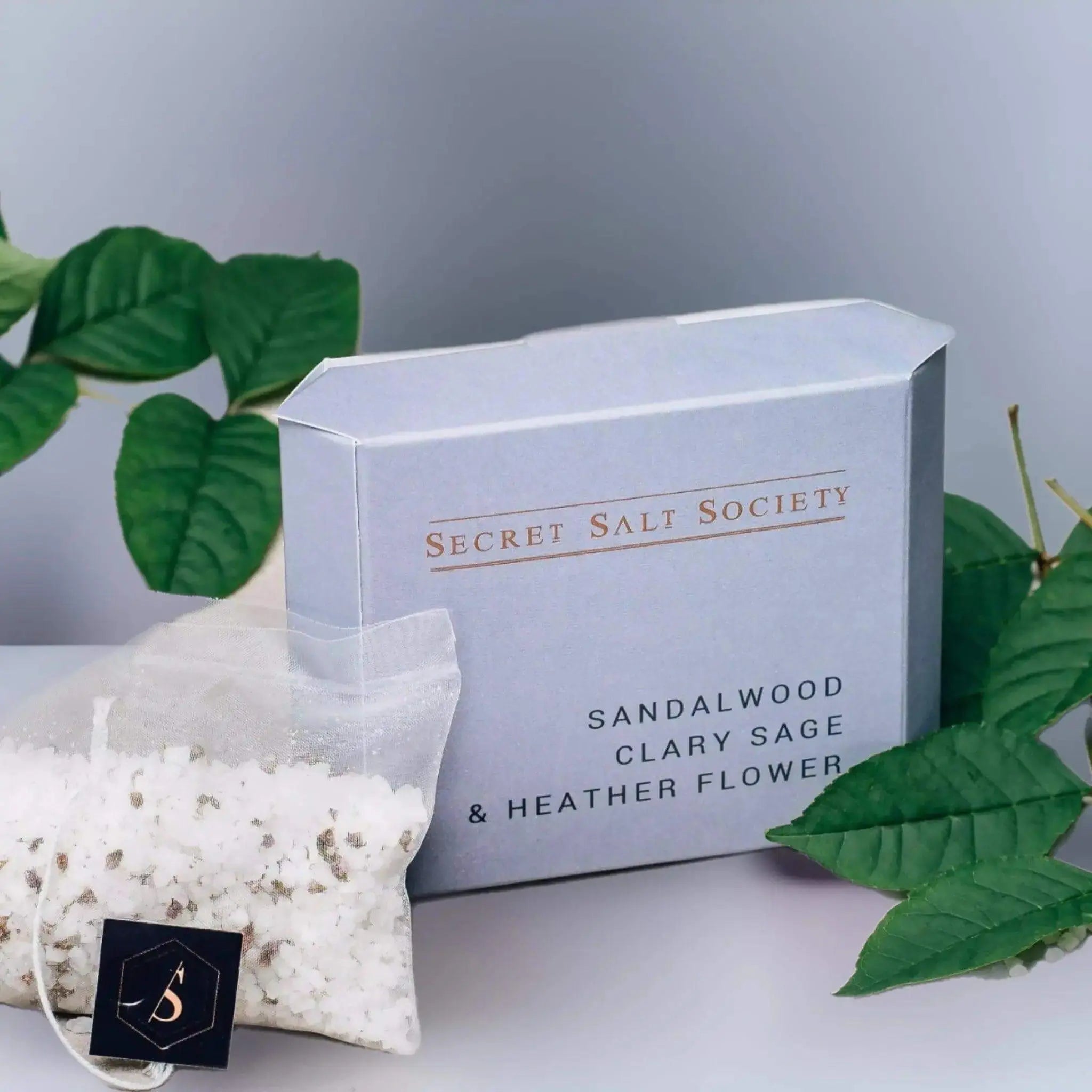 Sandalwood, Clary Sage And Heather Flower Mineral Bath Infusion - Prezzi