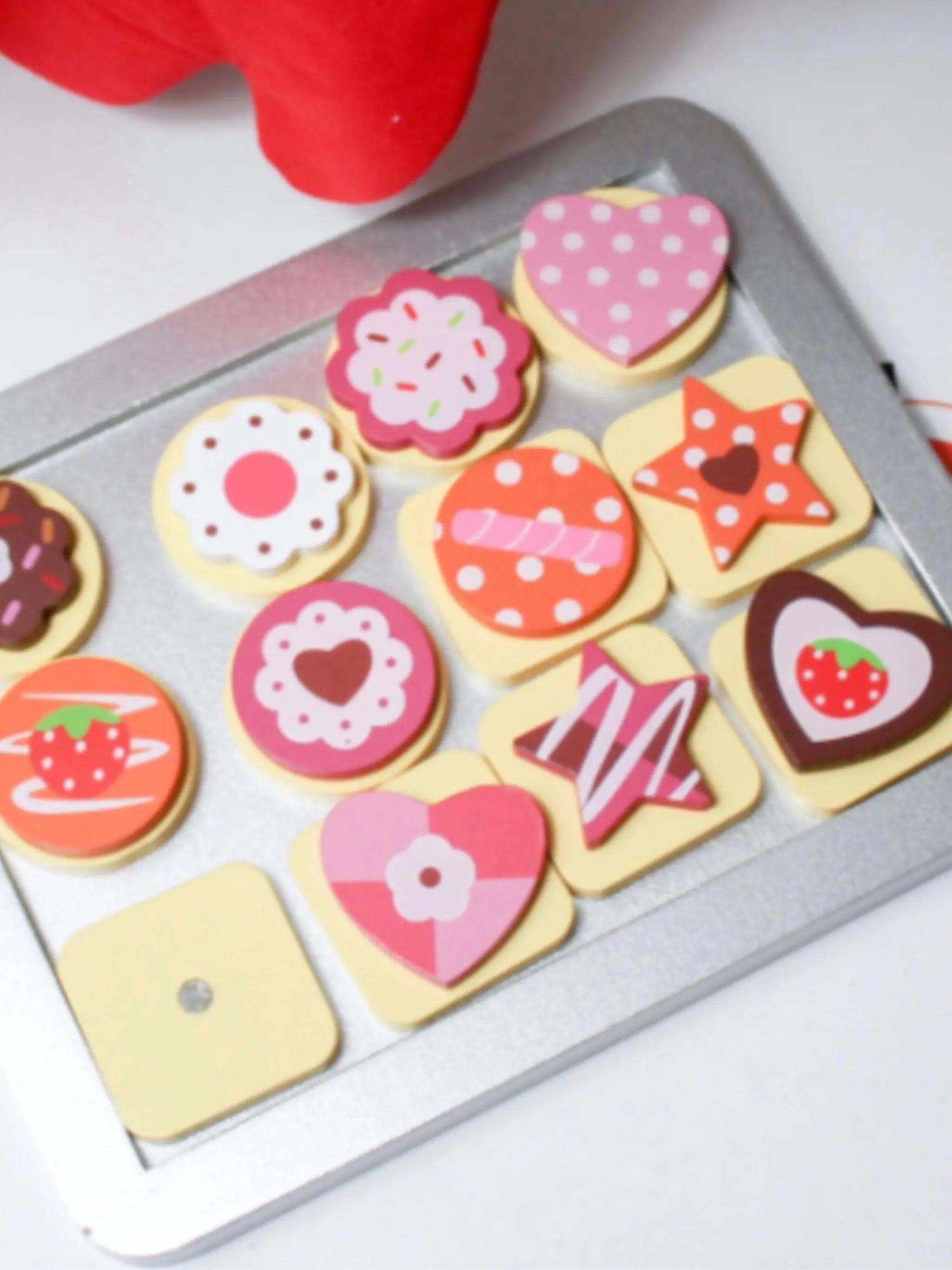 Wooden Magnetic Biscuit Baking Set, Glove & Oven Tray - Prezzi