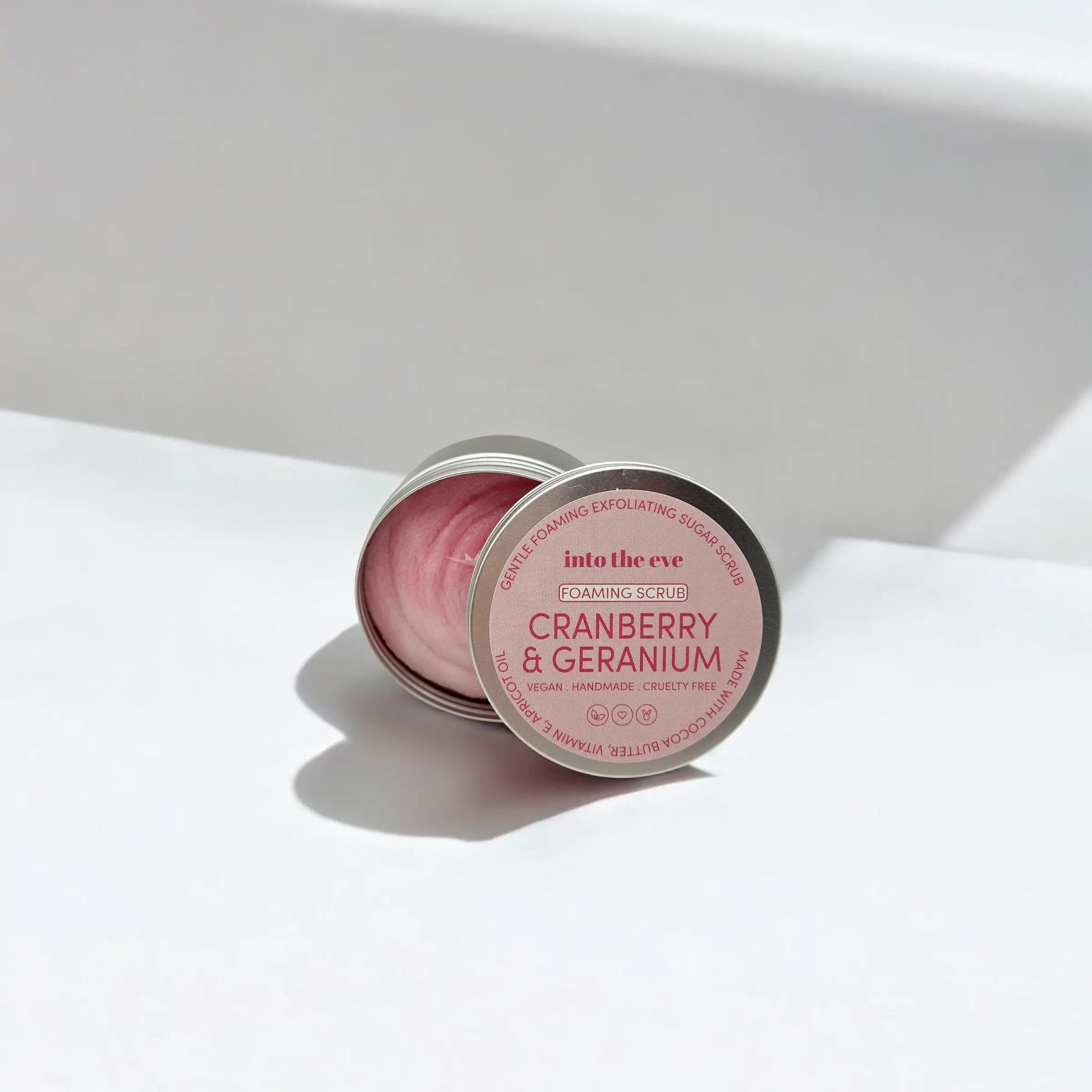 Cranberry and Geranium Foaming Sugar Scrub - Prezzi
