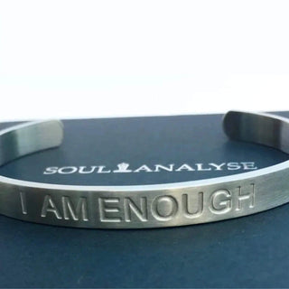 ‘I Am Enough’ - Chunky affirmation bangle - Prezzi