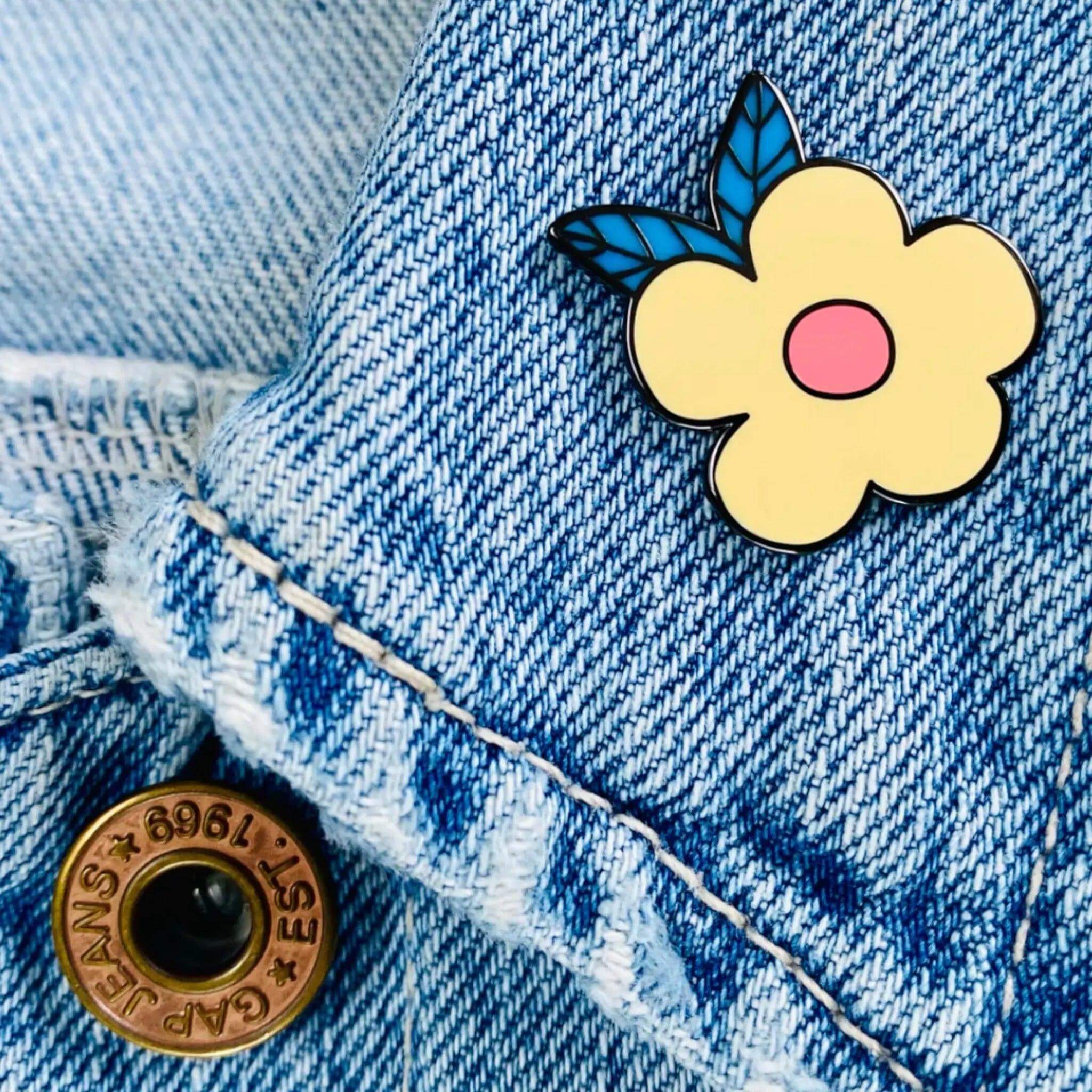 Retro Flower Pin - Prezzi